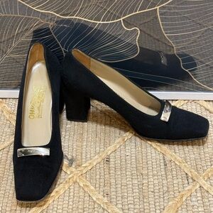 Elegant Black Women's Shoes with Silver Accent